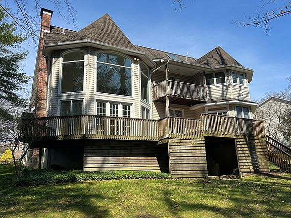 2nd image of 113 Oak Ridge Dr