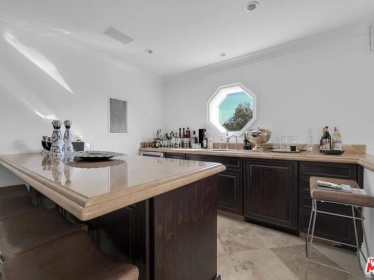 1300 Summitridge Dr — Photo 34