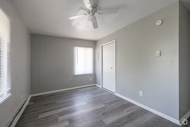 Hubbard Oaks Apartments — Photo 12