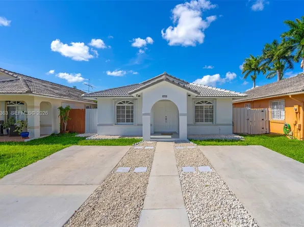 9703 NW 127th St, Hialeah Gardens, FL 33018