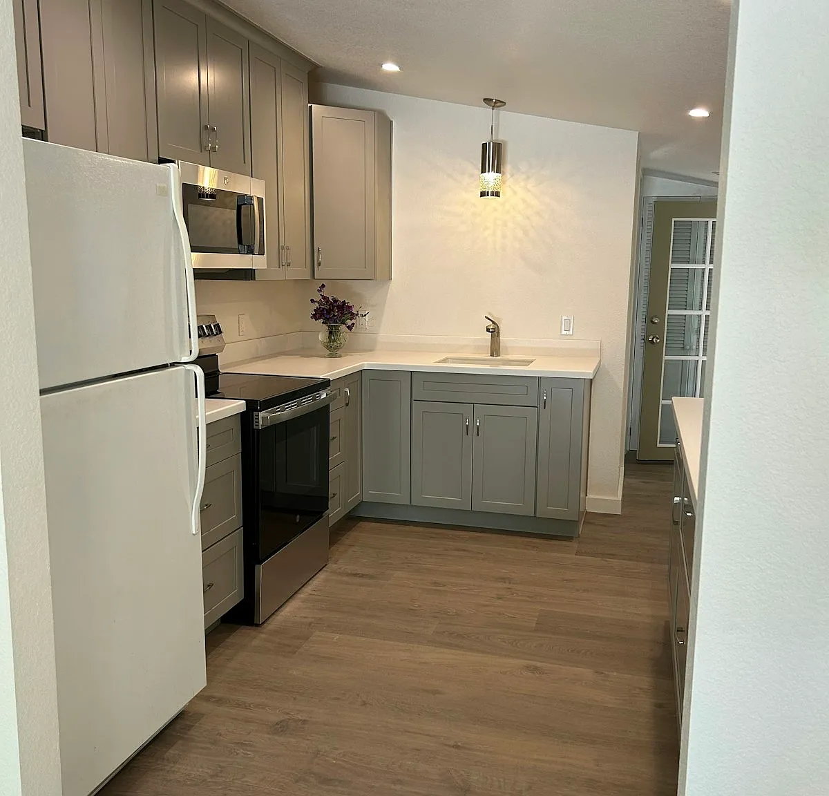 1208 Los Robles Drive — Photo 4
