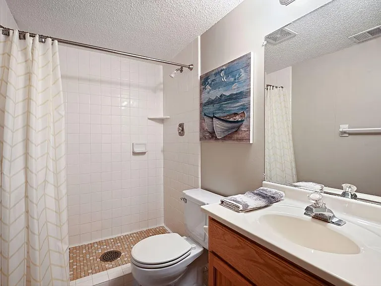 1815 Black Oaks Ln N — Photo 14