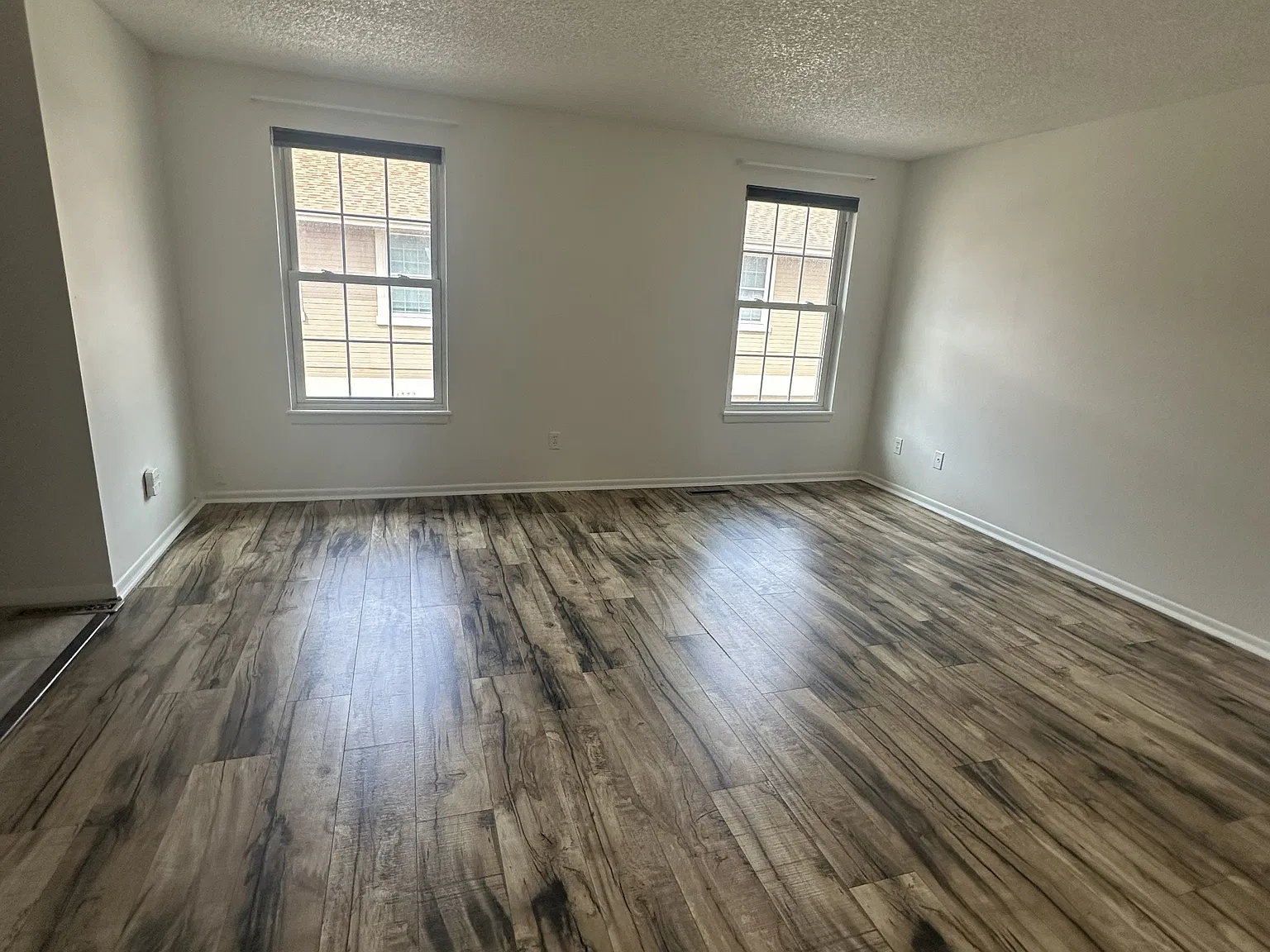 3 bed, 2.5 bath, 1798 sqft, $2,450 — Photo 3