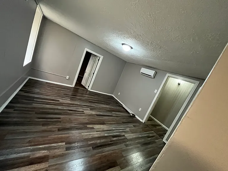 810 Montague Rd #3 — Photo 5