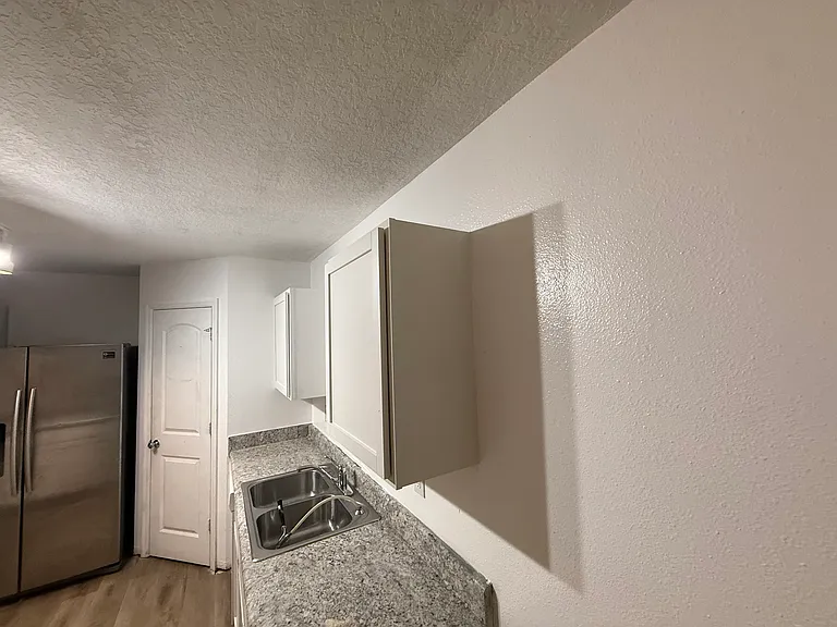 108 Tulip Ln — Photo 10