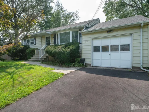 23 C St, Middlesex, NJ 08846