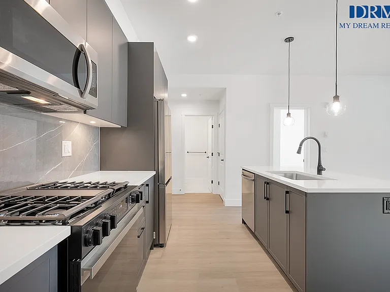 3438 146a St #D197 — Photo 4