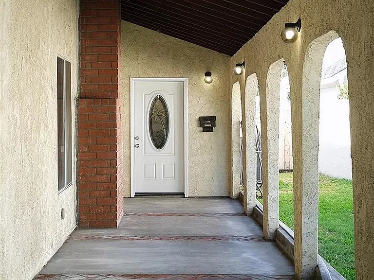 3912 Blanche St — Photo 3