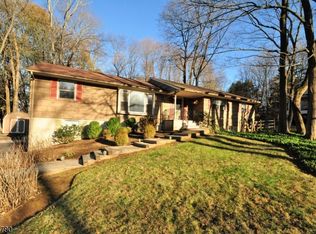 88 Hillside Rd, Chester, NJ 07930