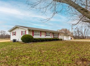 14798 Cherry St, Sesser, IL 62884