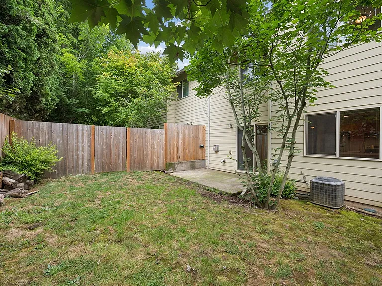 Roberts Court Townhomes — Photo 57