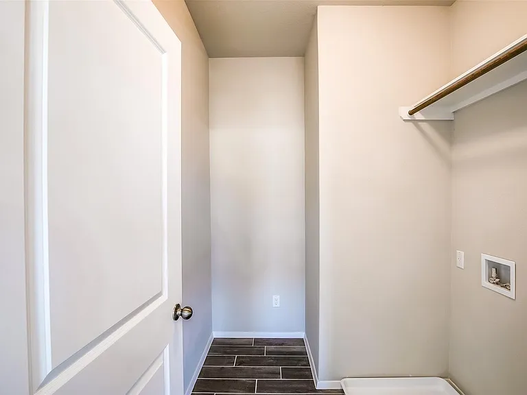 212 Stein Rd — Photo 26