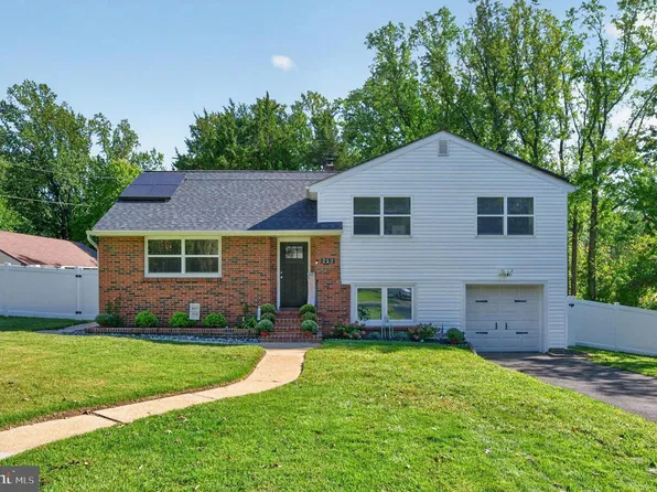 212 Summit Ave, Blackwood, NJ 08012