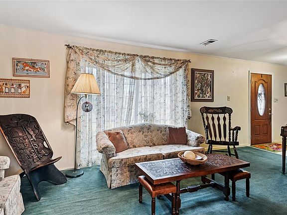 4th image of 302 Missouri Ave