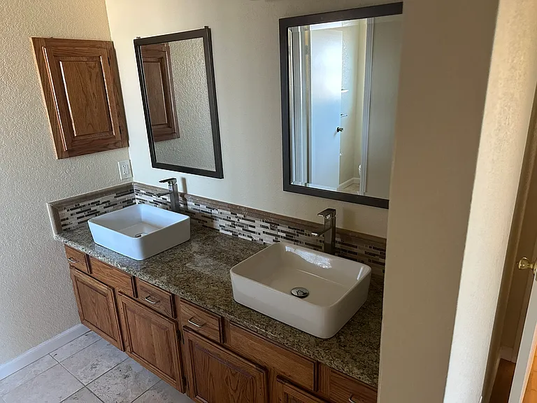 16962 Columbia Dr — Photo 21