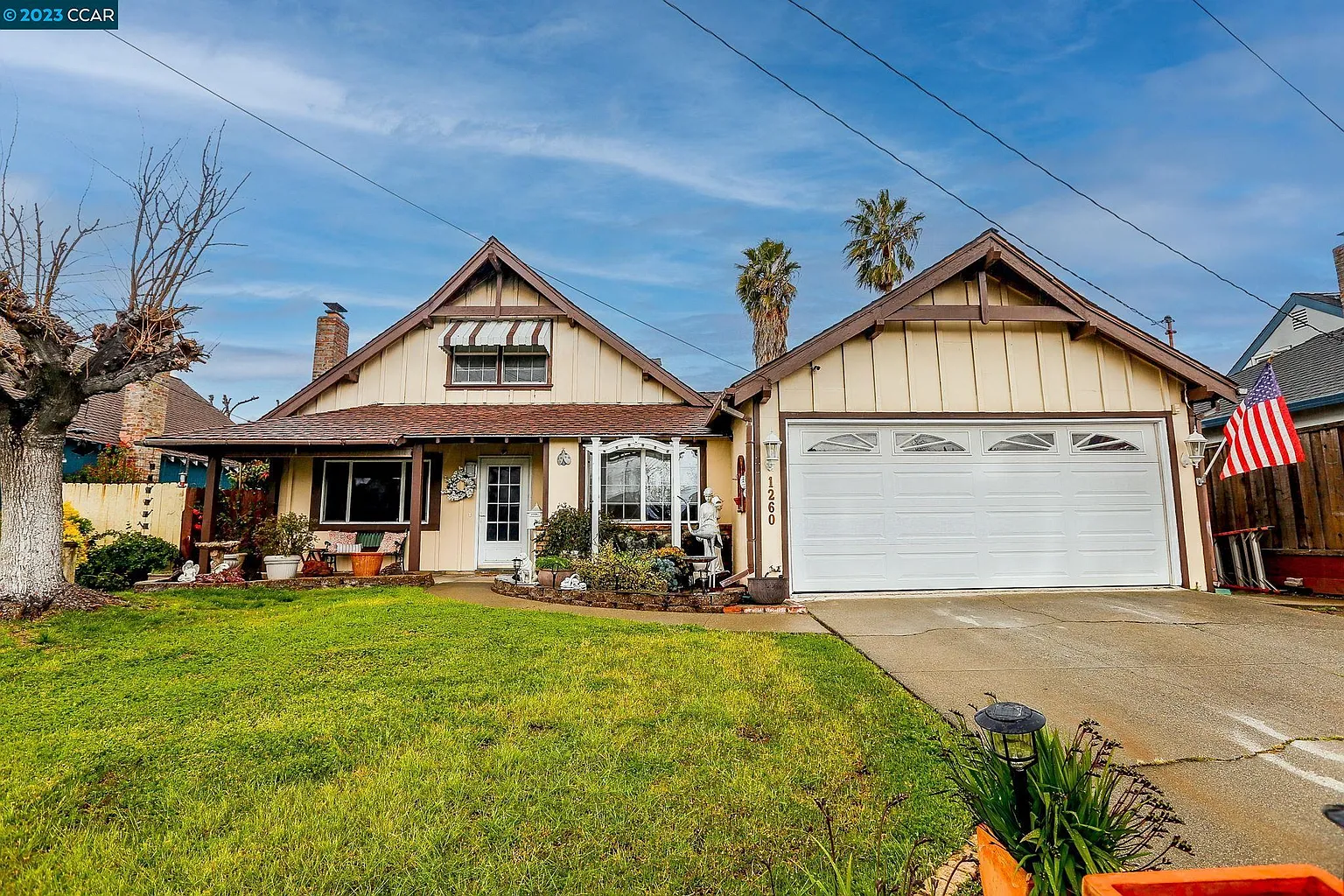 1260 N P St photo 1