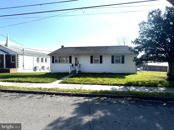 1028 W 5th St, Lewistown, PA 17044