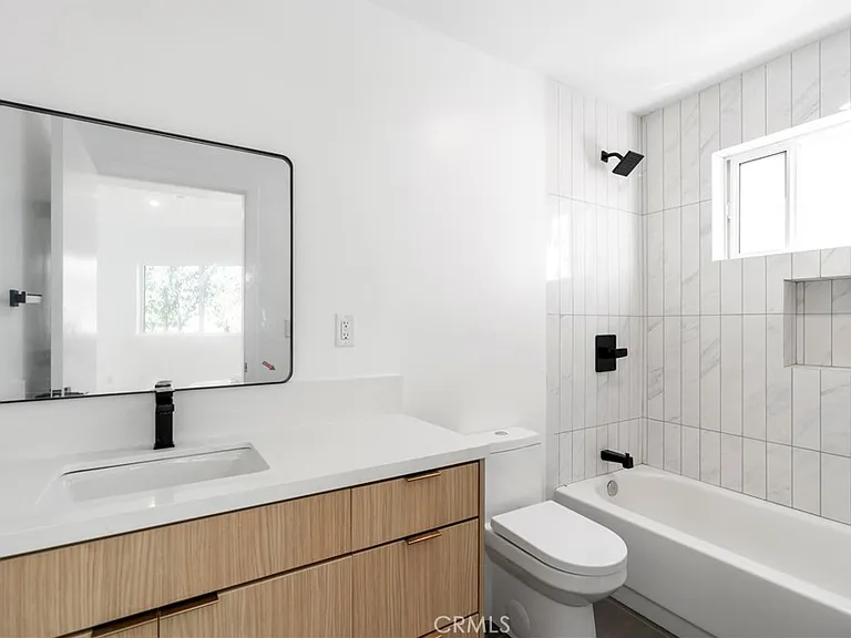 2517 Alsace Ave #1/2 — Photo 25