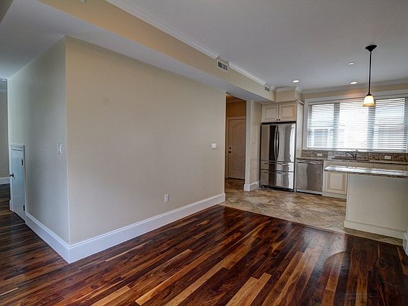 4th image of 244 Adams St #2A