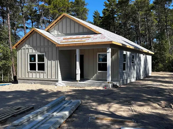 143 Georgia St, Lanark Village, FL 32323