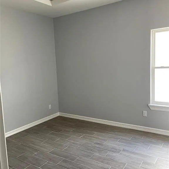 2000 Angus St #2 — Photo 9