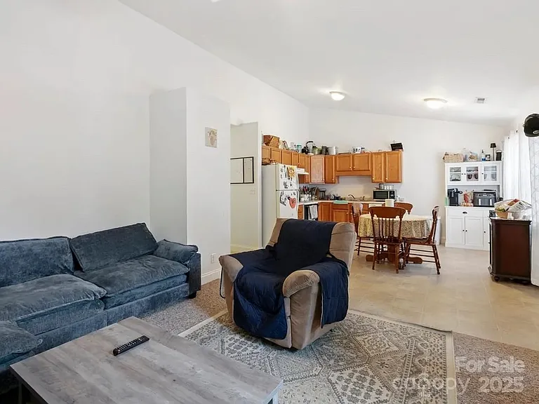 2027 Arlington Pl #A — Photo 3