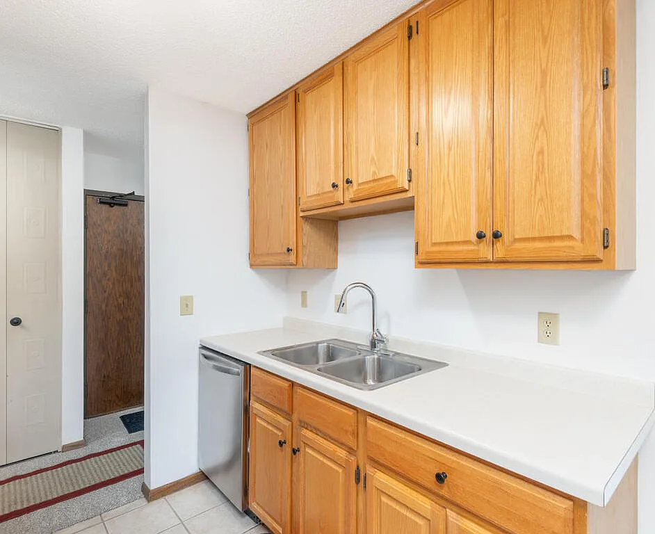 1 bed, 780 sqft, $1,250 — Photo 2