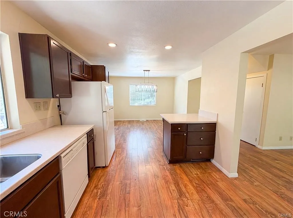 3 bed, 2.5 bath, 1432 sqft, $2,650 — Photo 4