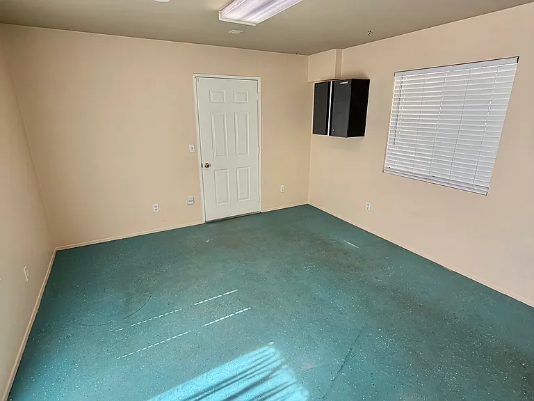 5556 Symphony Ct — Photo 14