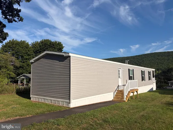 453 E Market St, Williamstown, PA 17098