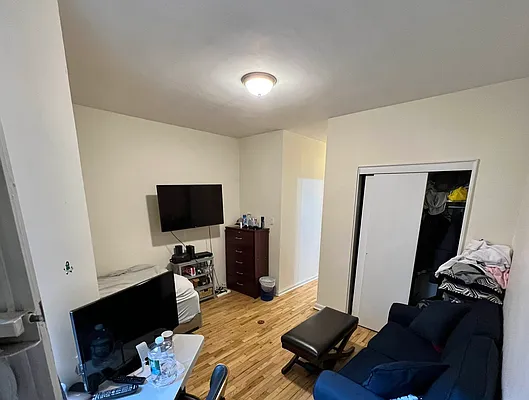 Rented by Compass | media 8