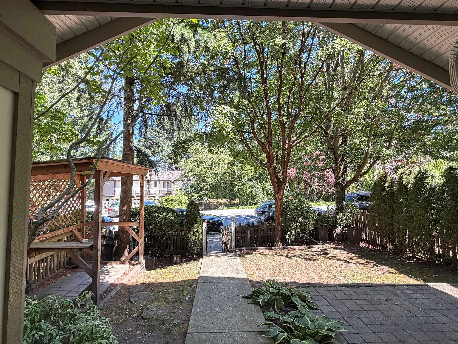 3 bed, 1577 sqft, $3,300 — Photo 3