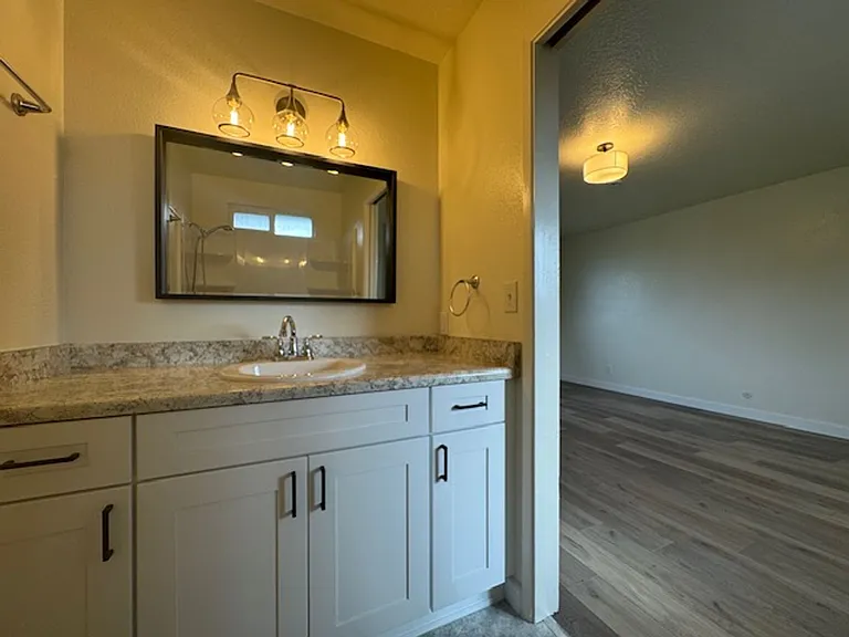 2344 Progress St — Photo 5