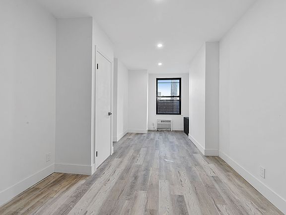 3rd image of 1571 3rd Ave #501