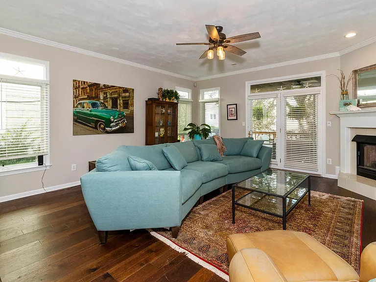 3730 Surry Rd — Photo 5