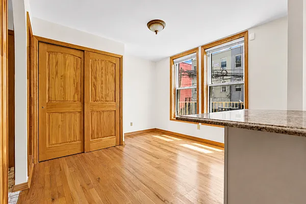 Dining area, photo 1