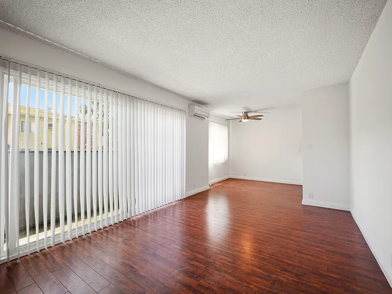 3690 Jasmine Ave #9 — Photo 2