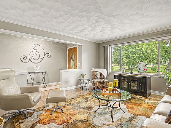 5th image of 513 Stone Ridge Dr