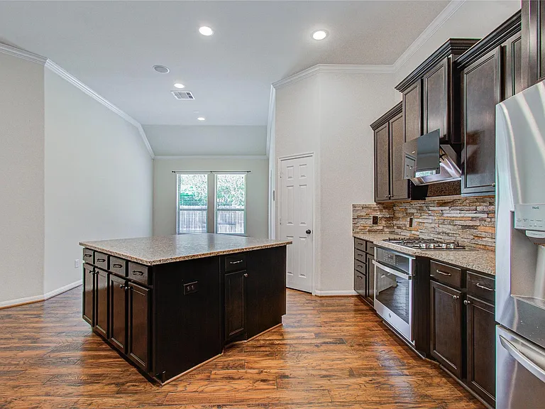 28666 Pleasant Forest Dr — Photo 16