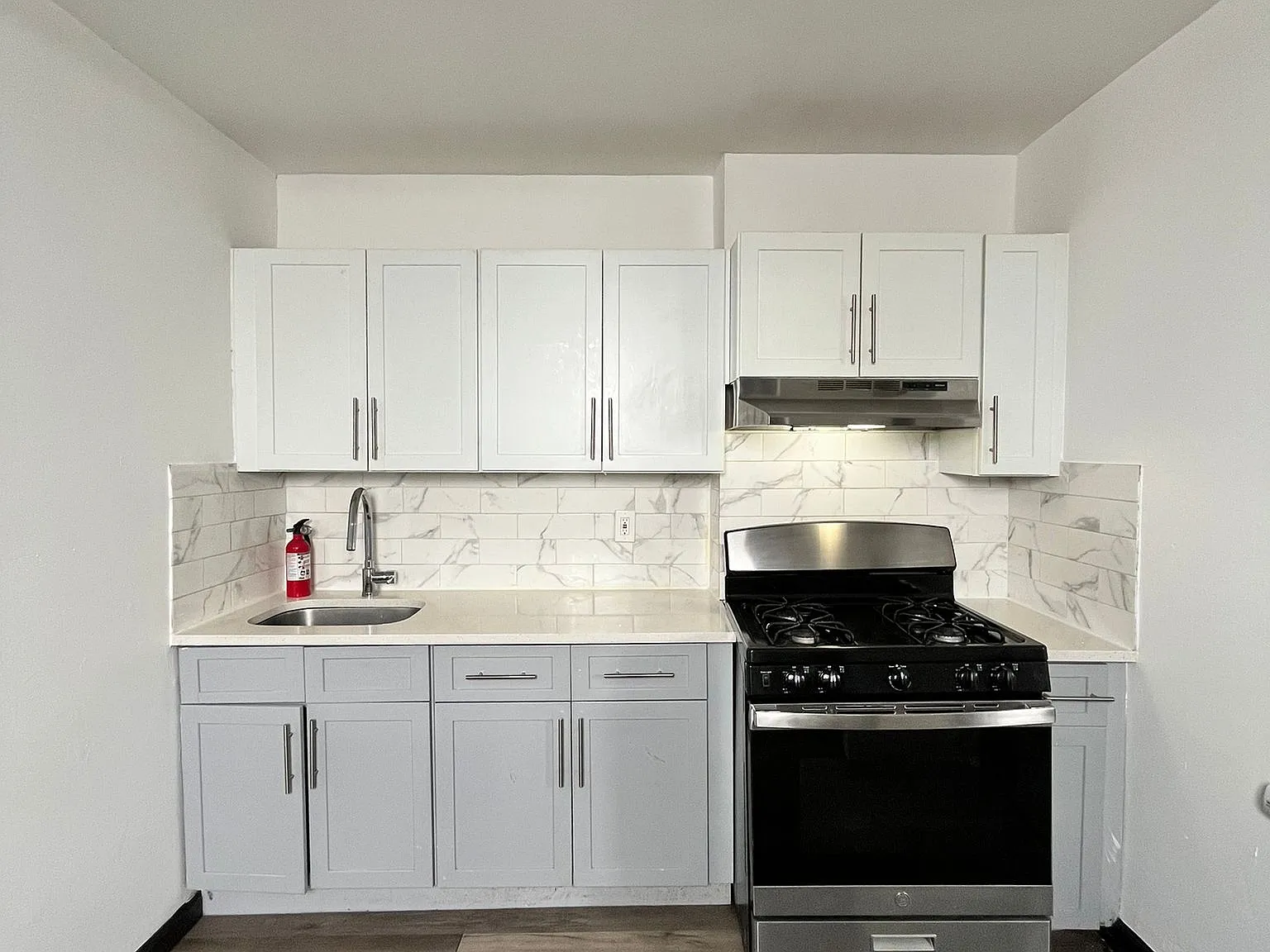 2 bed, 800 sqft, $2,000 — Photo 1
