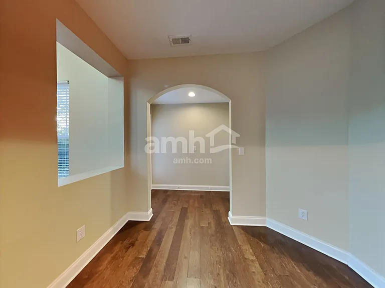 15701 Seafield Ln — Photo 5