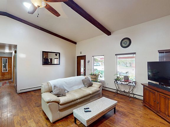 5th image of 2412 Applewood Cir