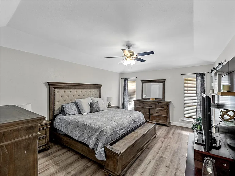 709 Thoreau Ln — Photo 18