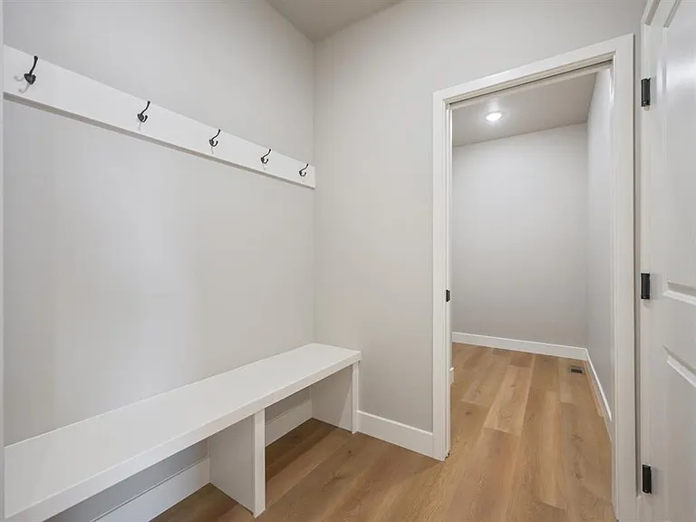 2279 Holy Cross Ct — Photo 12