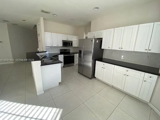 16568 SW 54th St — Photo 12