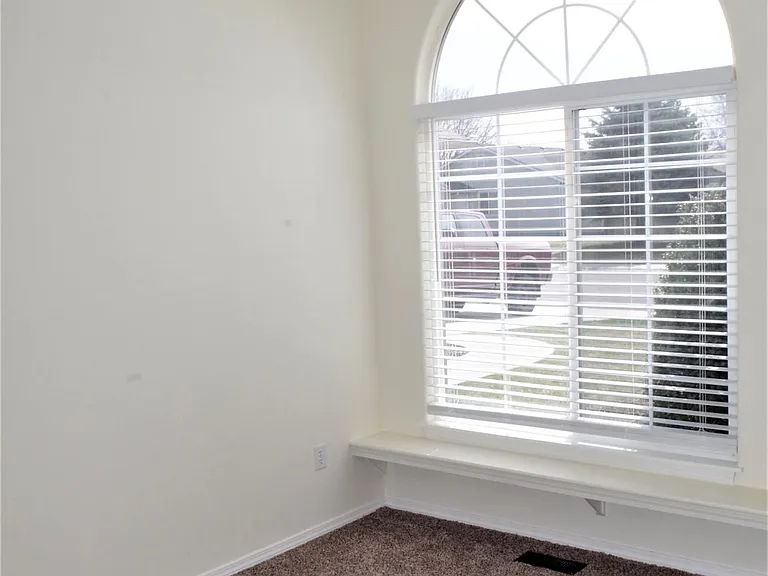 10322 W Jewell St — Photo 10