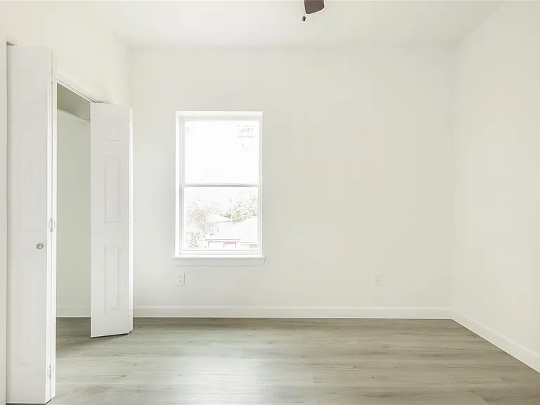 2305 Sakowitz St #B — Photo 8