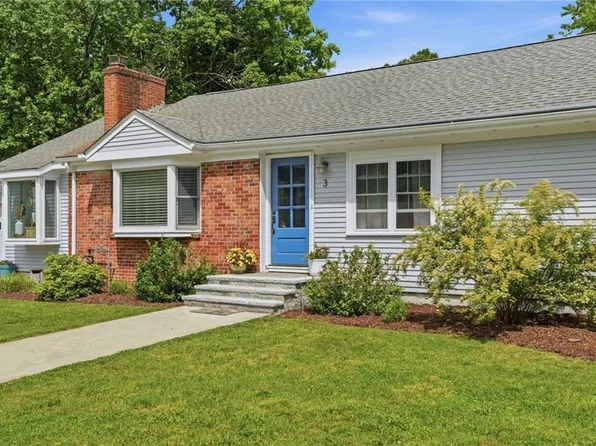 3 Cheshire Dr, Barrington, RI 02806