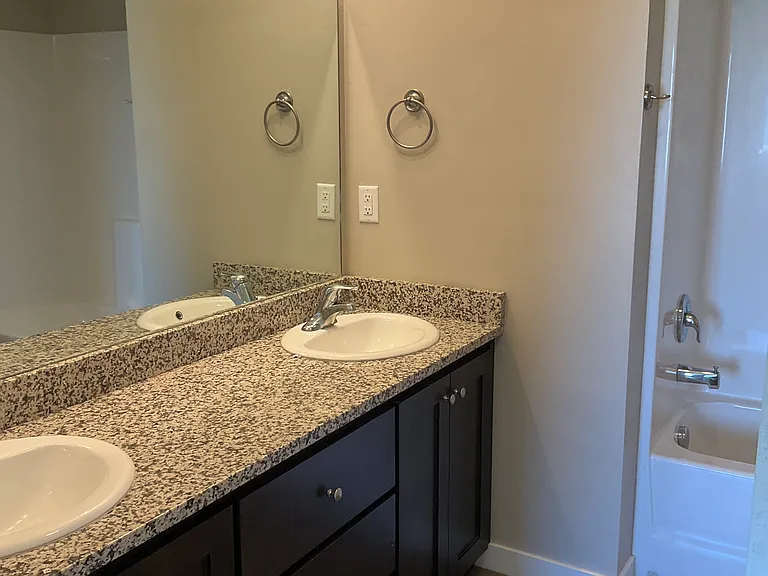2886 Murwood — Photo 8