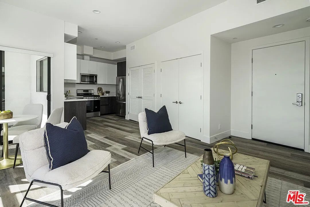 2465 Purdue Ave — Photo 4